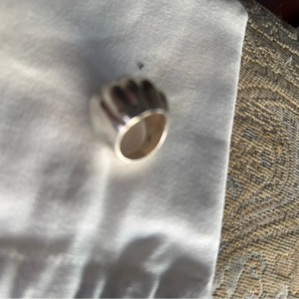 PRICE CUT!! Heavy Sterling Silver contemporary ribbed Ring, size 6.5-7 - Picture 4 of 4